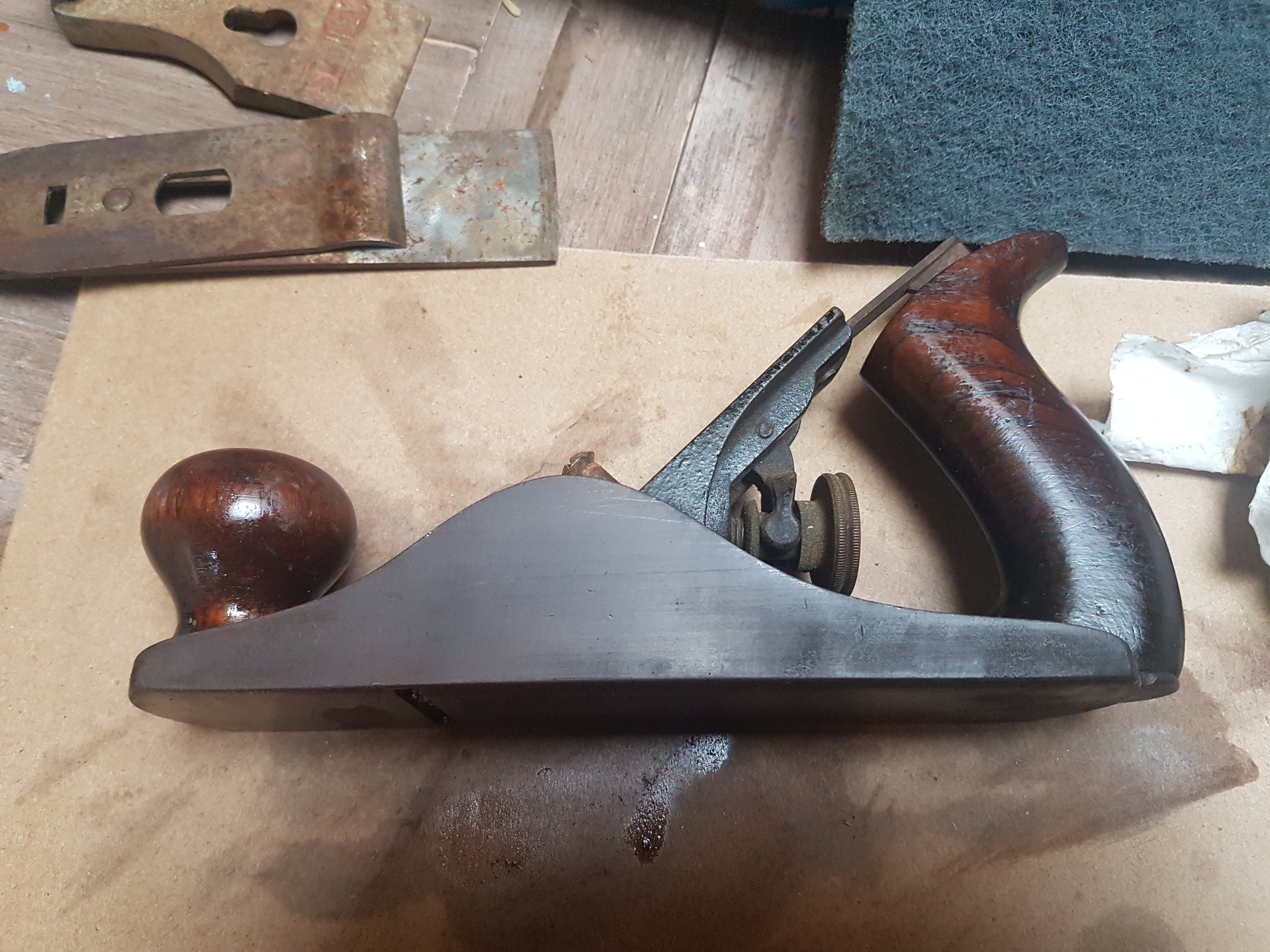 Hand Plane Rust Removal with Razor Blades & Scotchbrite